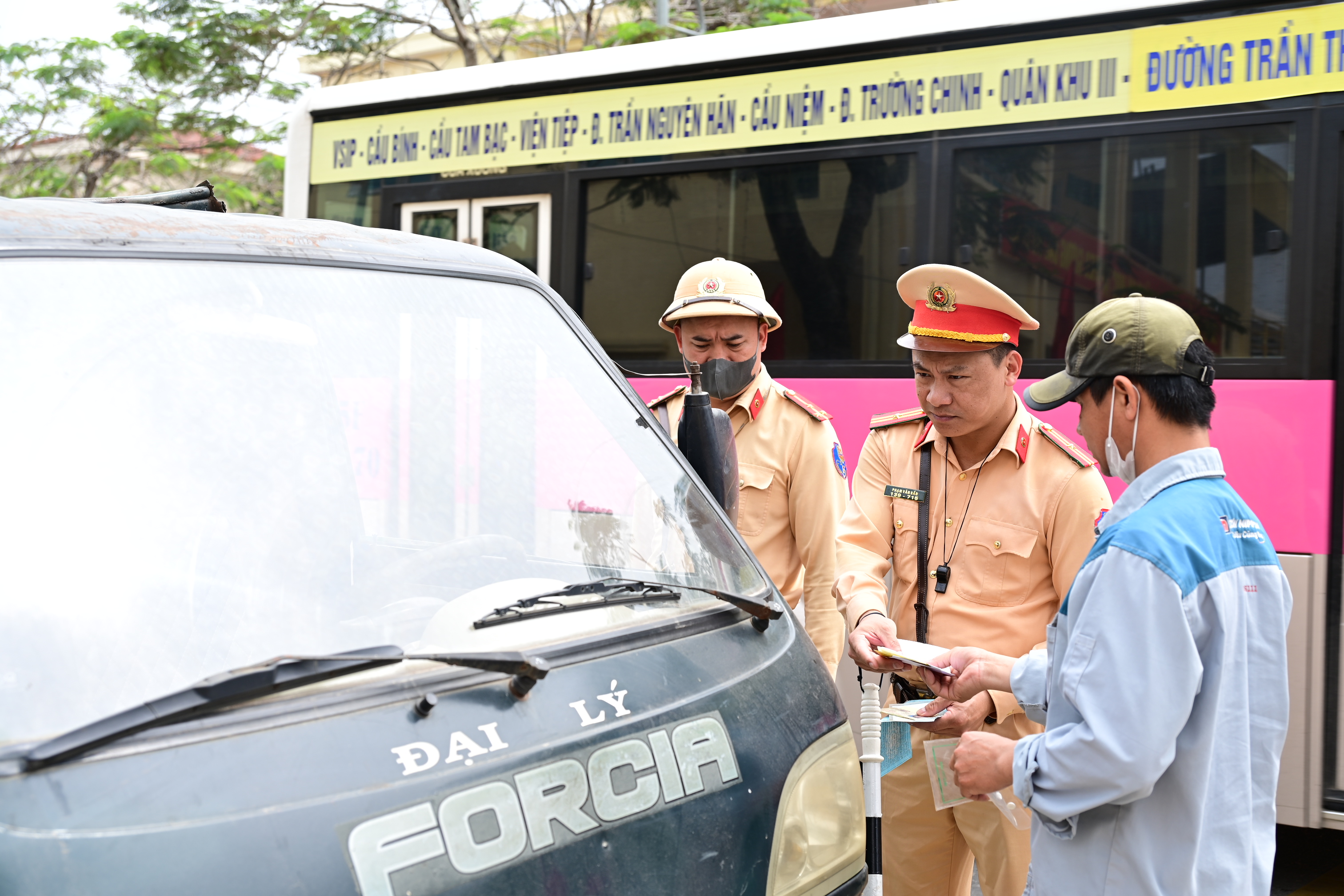 Phòng Cảnh sát giao thông gửi thông báo tới tổ chức, cá nhân kinh doanh vận tải hành khách dịp Tết Nguyên đán Bính Ngọ 2026